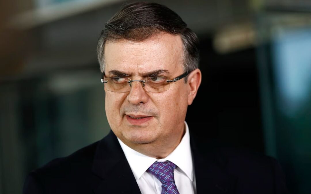 Ebrard bajo fuego del PAN por falta de plan económico