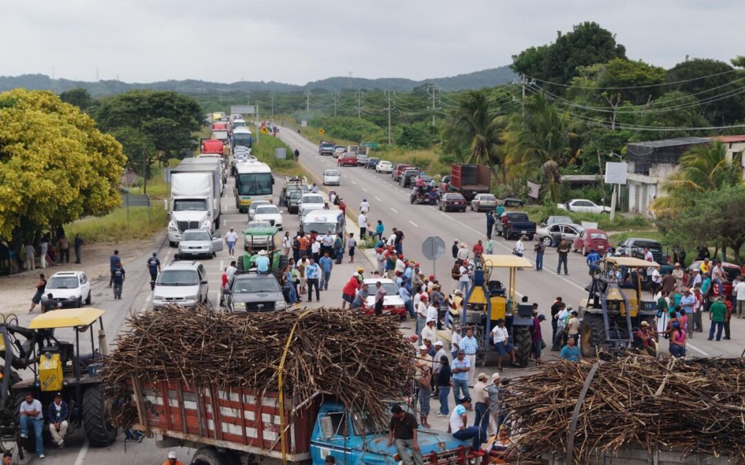 Productores de caña bloquean la Secretaría de Agricultura por más de siete horas