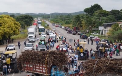 Productores de caña bloquean la Secretaría de Agricultura por más de siete horas