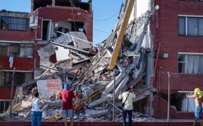 México envía equipo de rescate a Colombia